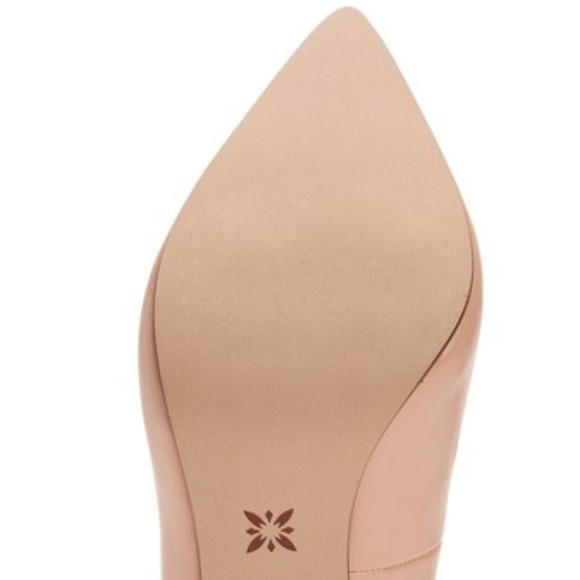 BCBG Classic Pumps NEW! JUST IN! - Picture 5 of 7